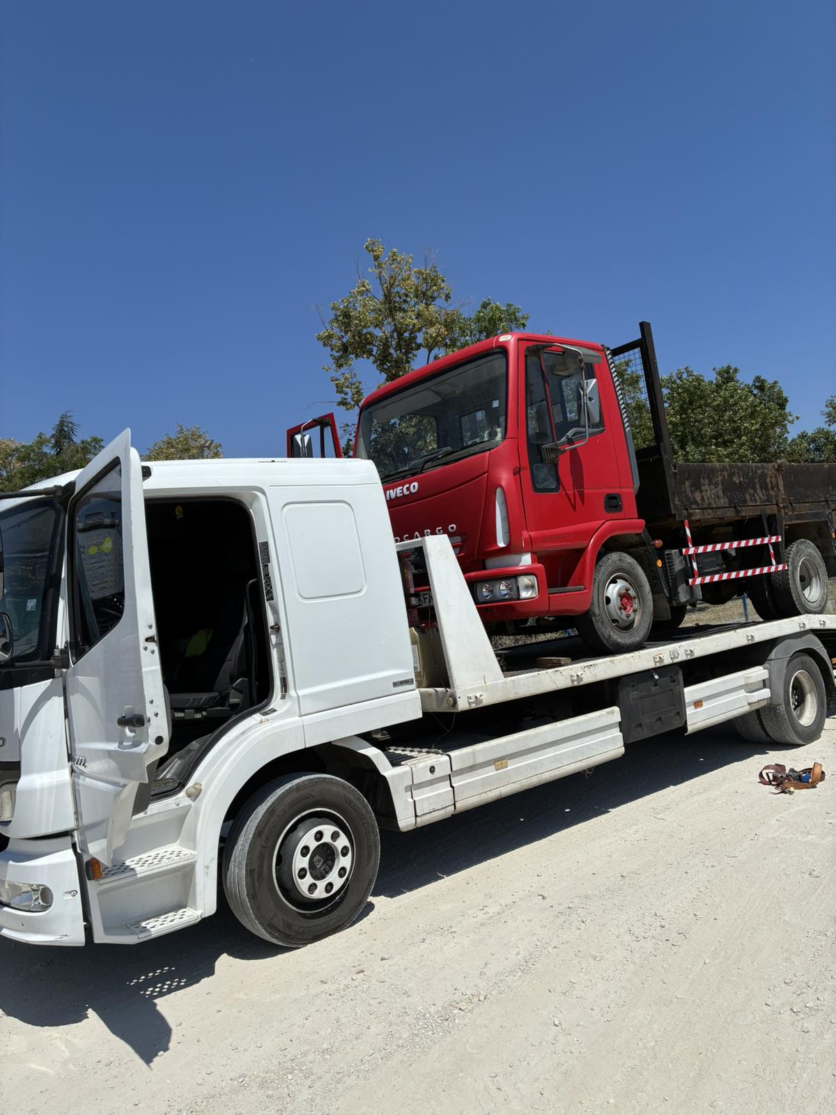 Транспорт на камион Iveco Eurocargo с автовоз - тежка техника до 10 тона